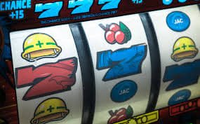 Pengguna Indonesia menikmati navigasi mudah dan fitur aman di m777casino pada perangkat mobile
